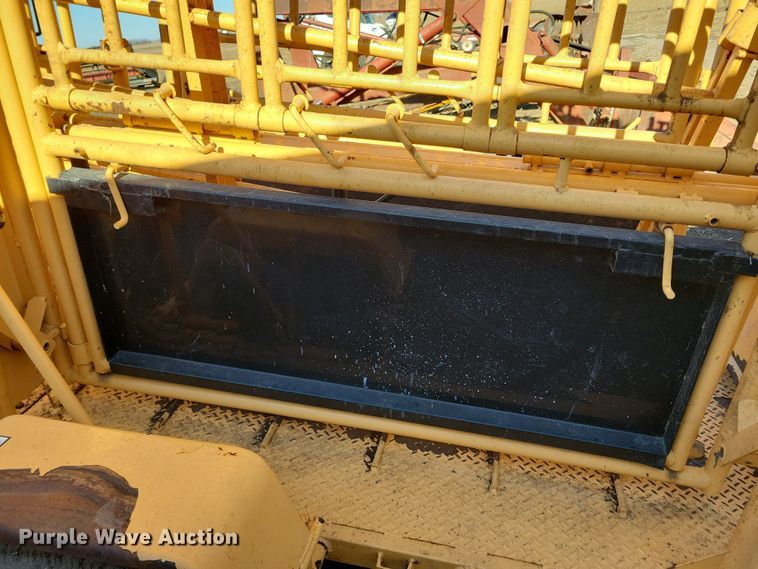 image for item DL7774 For-Most 375  squeeze chute