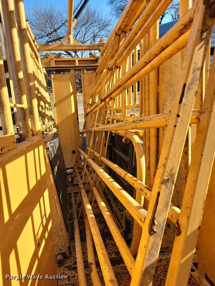 image for item DL7774 For-Most 375  squeeze chute