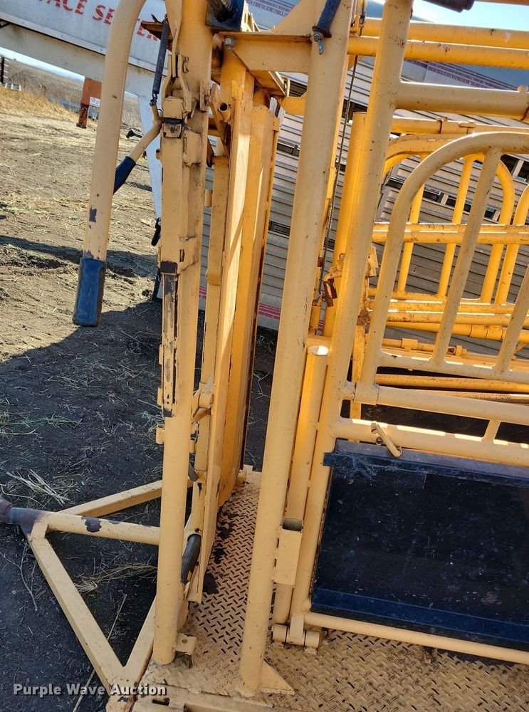 image for item DL7774 For-Most 375  squeeze chute