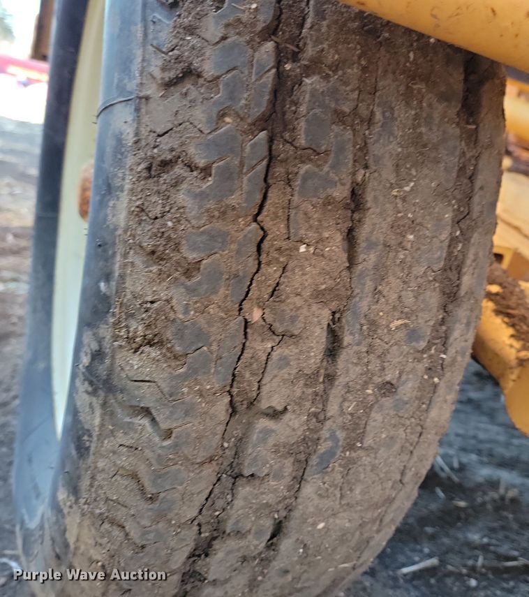 image for item DL7774 For-Most 375  squeeze chute