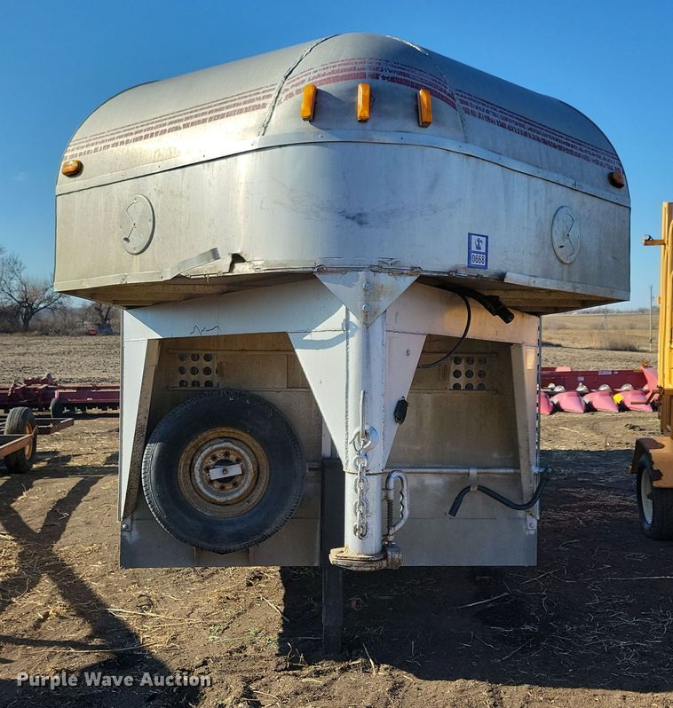 image for item DL7775 1991 K and W Pace Setter  livestock trailer