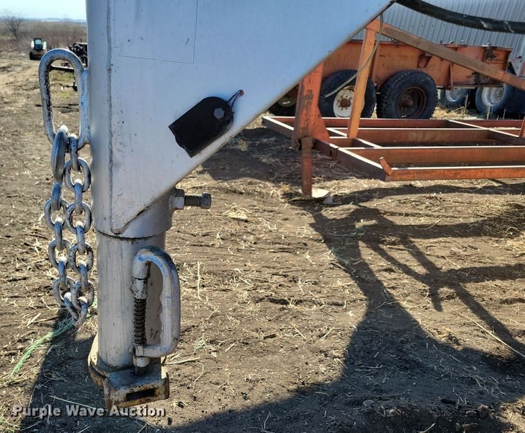 image for item DL7775 1991 K and W Pace Setter  livestock trailer