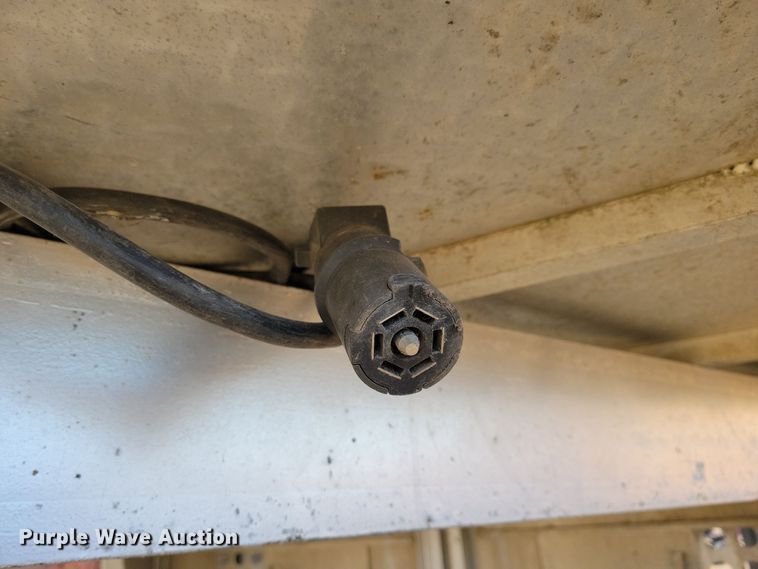 image for item DL7775 1991 K and W Pace Setter  livestock trailer