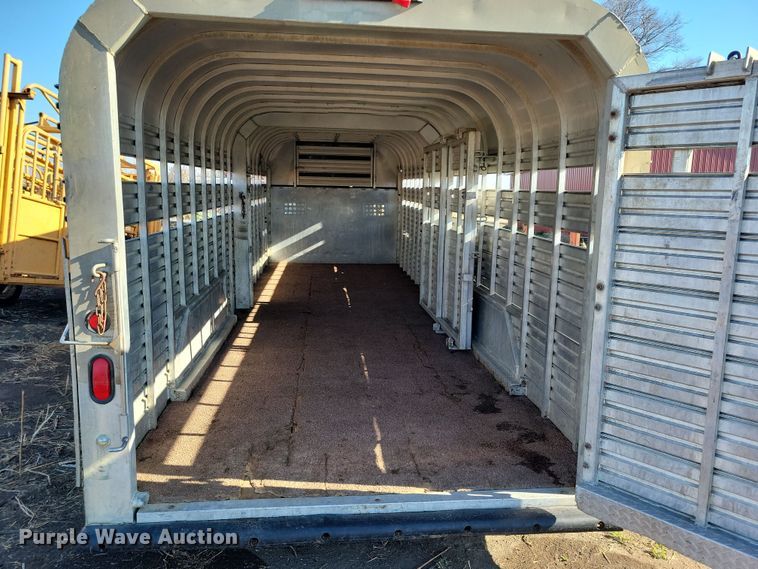 image for item DL7775 1991 K and W Pace Setter  livestock trailer