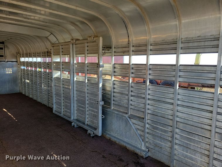 image for item DL7775 1991 K and W Pace Setter  livestock trailer