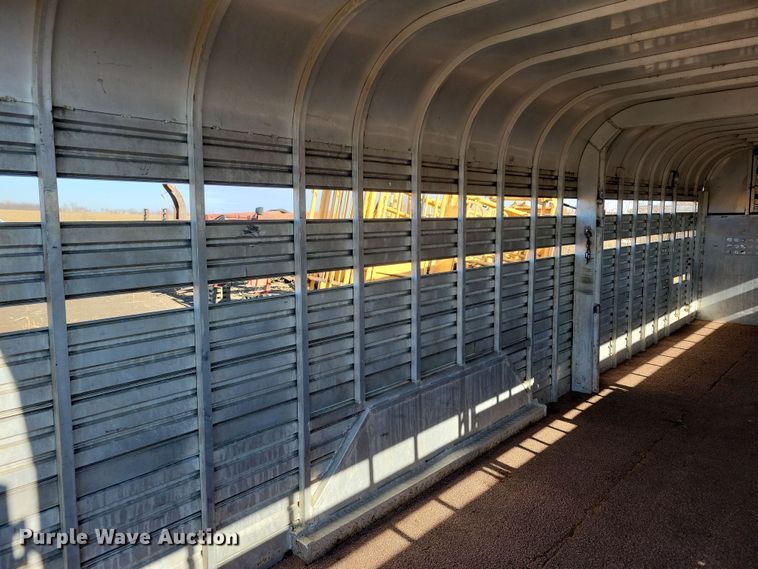 image for item DL7775 1991 K and W Pace Setter  livestock trailer