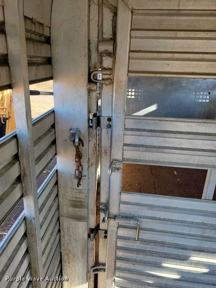 image for item DL7775 1991 K and W Pace Setter  livestock trailer