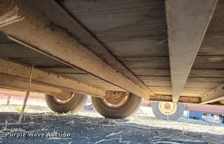 image for item DL7775 1991 K and W Pace Setter  livestock trailer