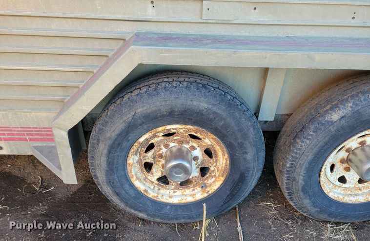 image for item DL7775 1991 K and W Pace Setter  livestock trailer