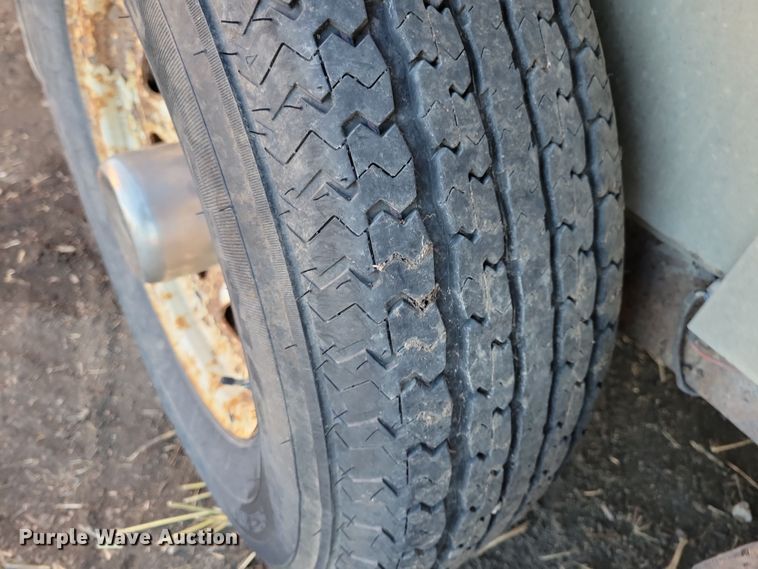 image for item DL7775 1991 K and W Pace Setter  livestock trailer