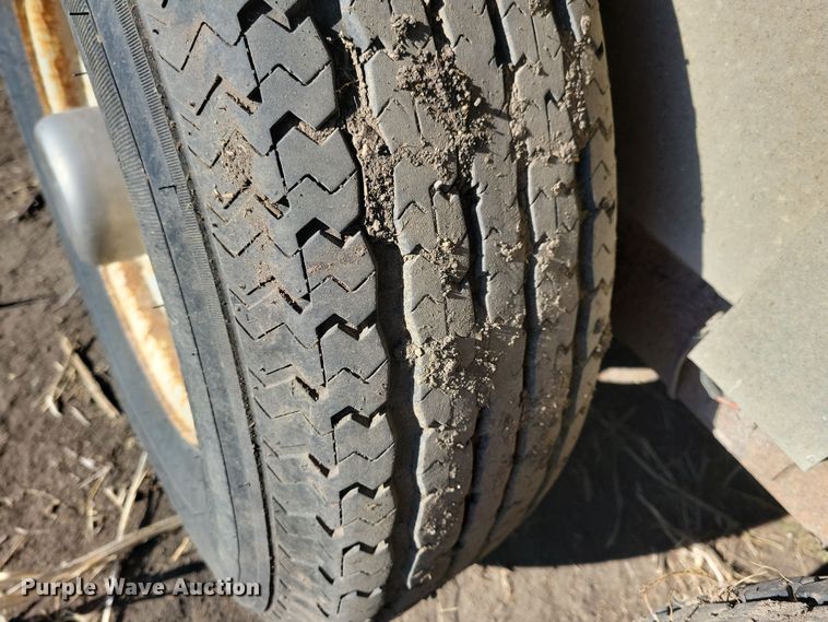 image for item DL7775 1991 K and W Pace Setter  livestock trailer