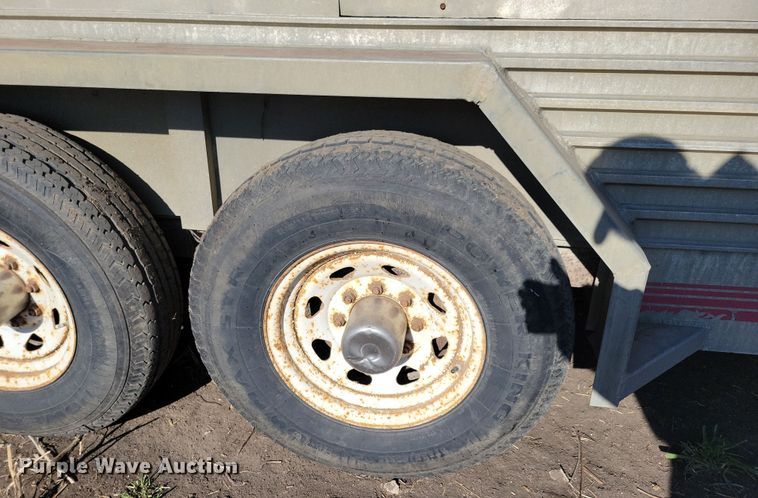 image for item DL7775 1991 K and W Pace Setter  livestock trailer