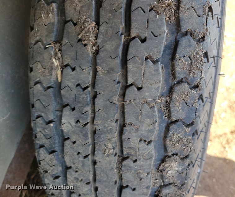 image for item DL7775 1991 K and W Pace Setter  livestock trailer