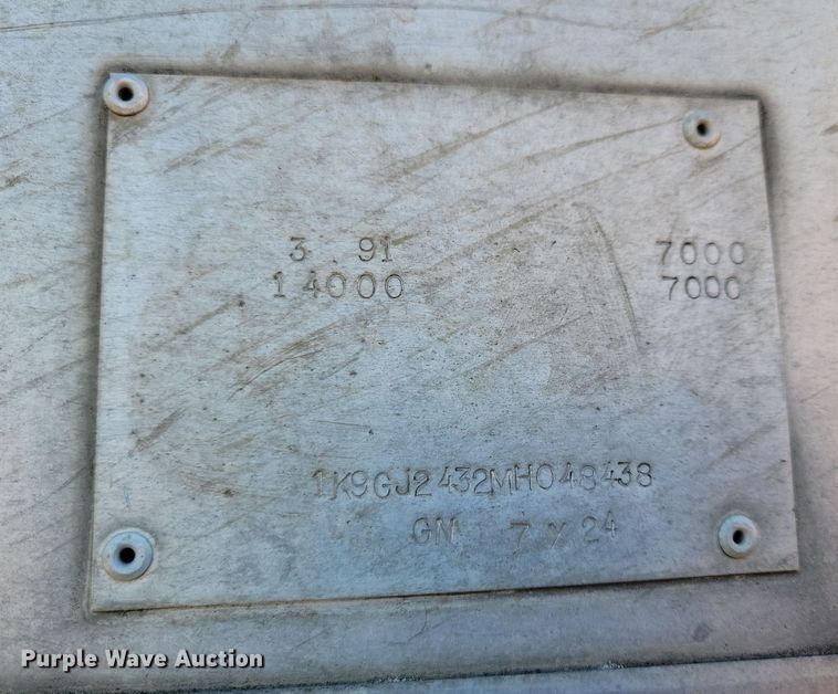 image for item DL7775 1991 K and W Pace Setter  livestock trailer