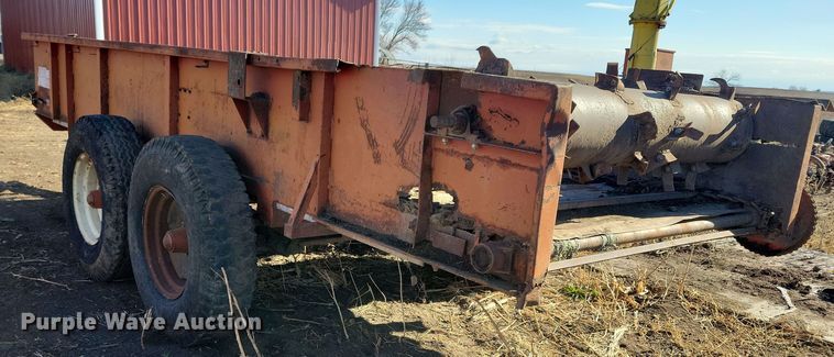 image for item DL7777 Kelly-Ryan  manure spreader