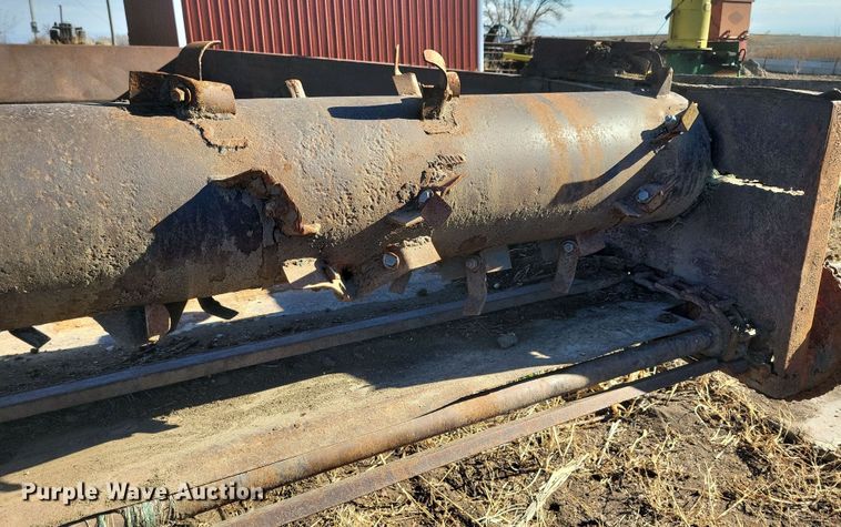 image for item DL7777 Kelly-Ryan  manure spreader