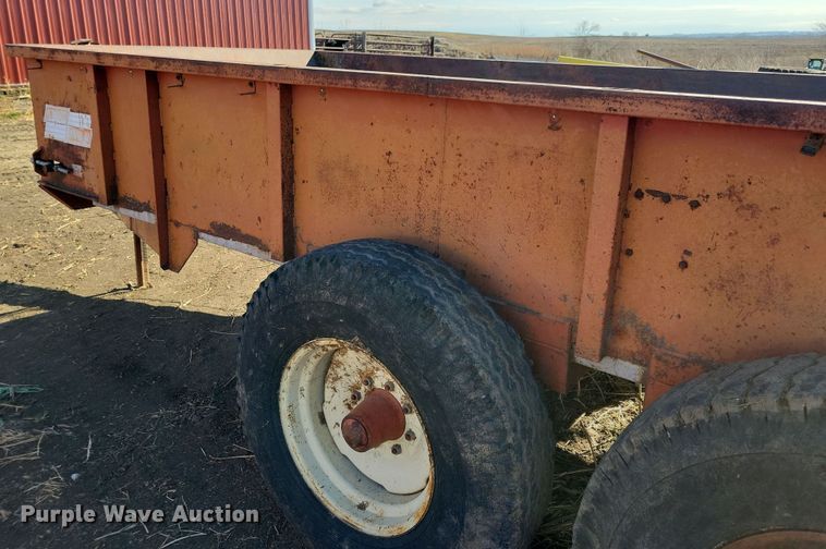 image for item DL7777 Kelly-Ryan  manure spreader