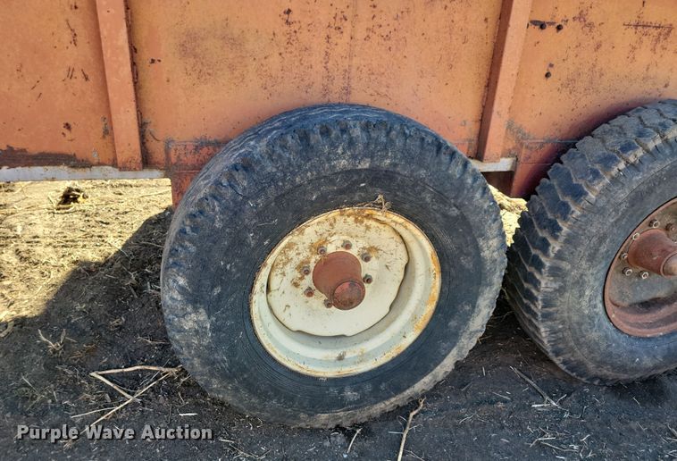 image for item DL7777 Kelly-Ryan  manure spreader