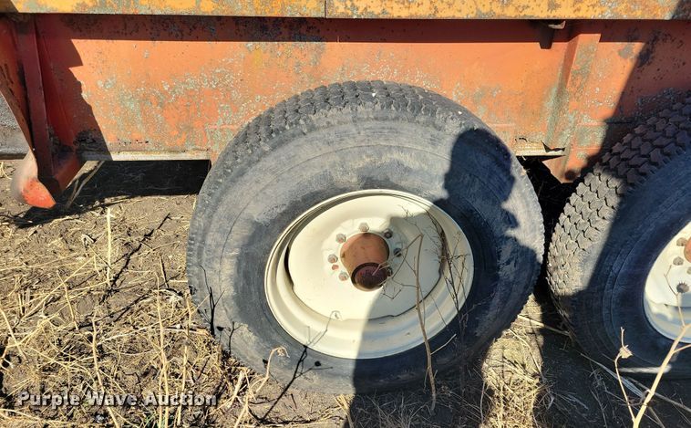 image for item DL7777 Kelly-Ryan  manure spreader