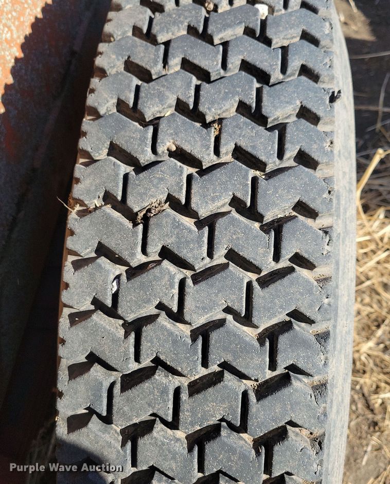 image for item DL7777 Kelly-Ryan  manure spreader