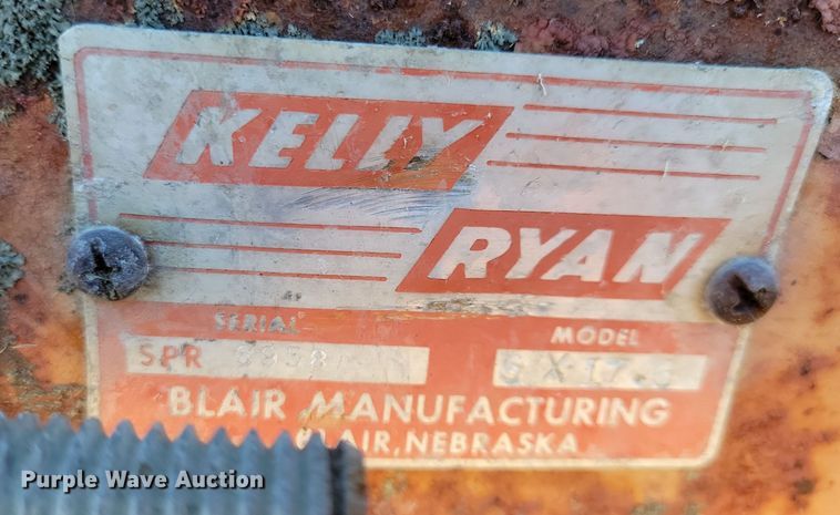 image for item DL7777 Kelly-Ryan  manure spreader