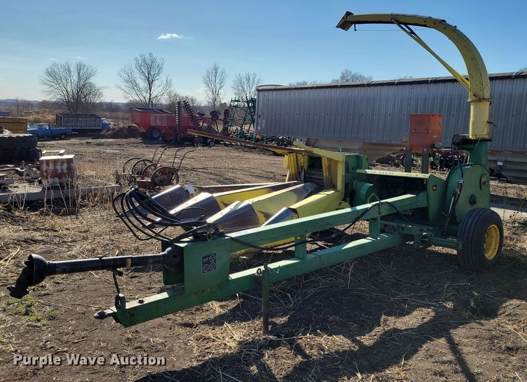image for item DL7778 John Deere 3960  forage harvester