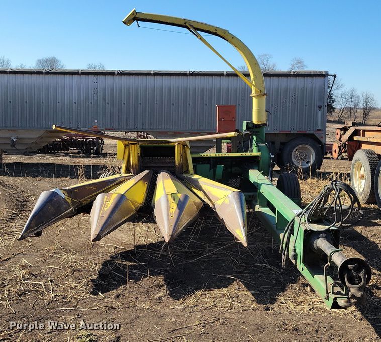 image for item DL7778 John Deere 3960  forage harvester