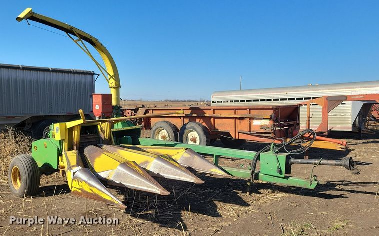 image for item DL7778 John Deere 3960  forage harvester