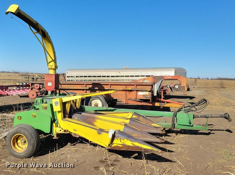 image for item DL7778 John Deere 3960  forage harvester