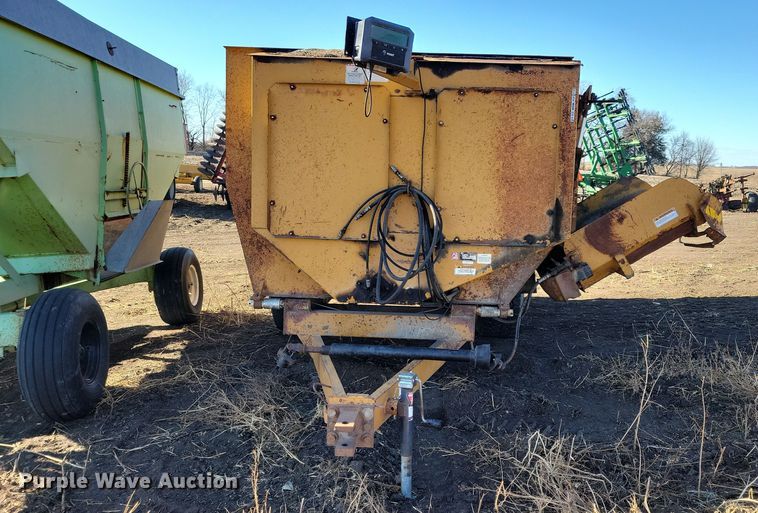 image for item DL7780 Knight 3130  feed mixer