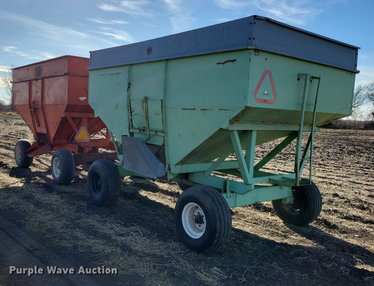 image for item DL7781 (2) Parker Killbros gravity wagons