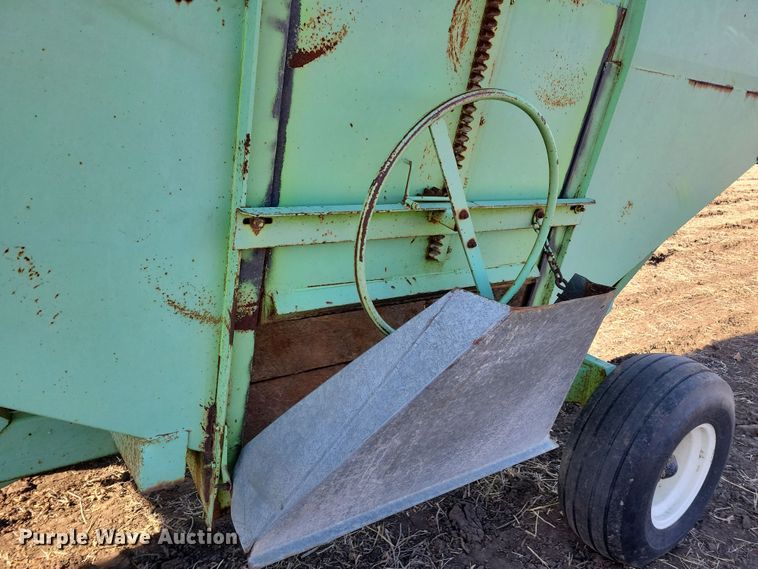 image for item DL7781 (2) Parker Killbros gravity wagons