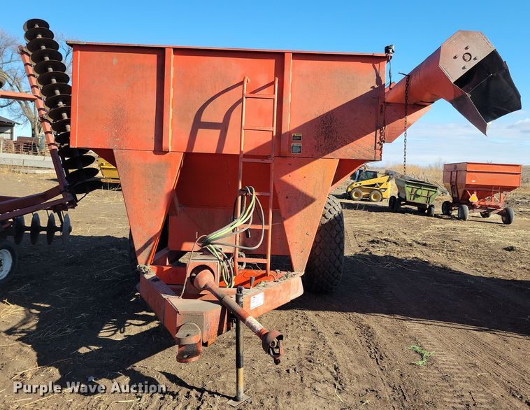 image for item DL7785 United Farm Tools 500  grain cart