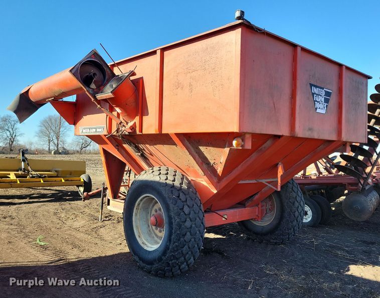 image for item DL7785 United Farm Tools 500  grain cart