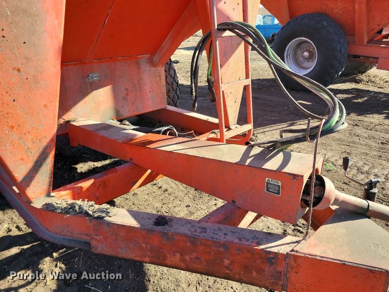 image for item DL7785 United Farm Tools 500  grain cart