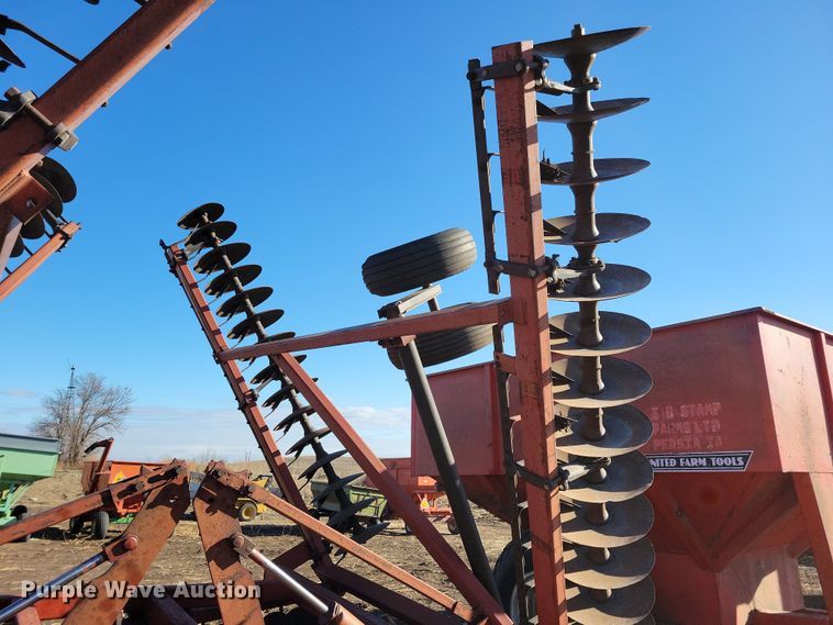 image for item DL7786 International 490  tandem disk