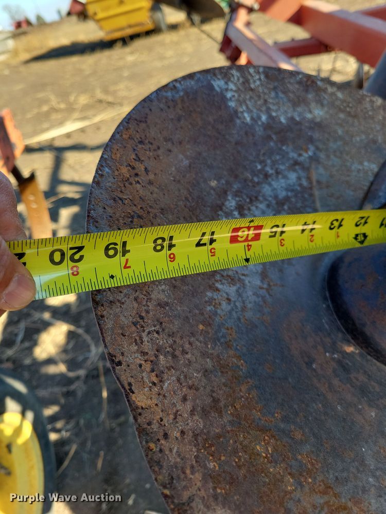 image for item DL7786 International 490  tandem disk