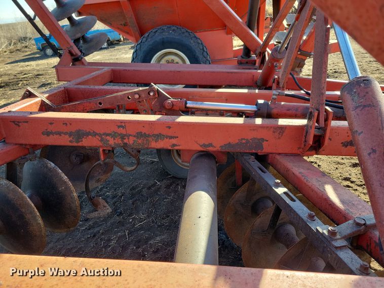 image for item DL7786 International 490  tandem disk