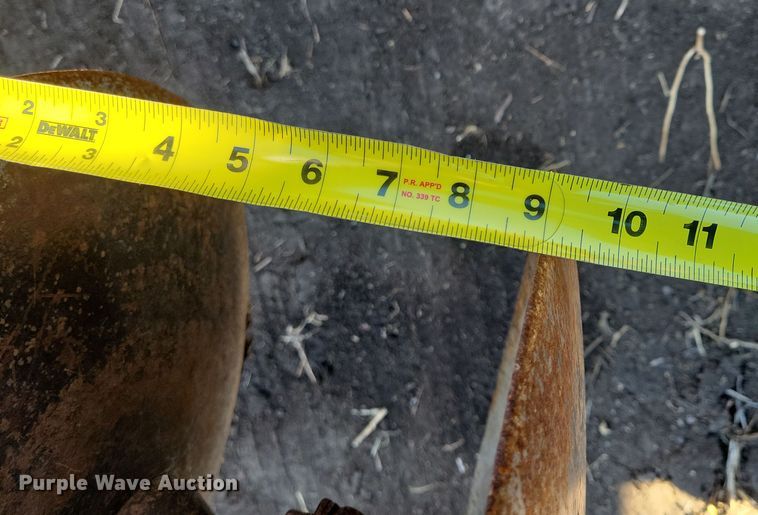 image for item DL7786 International 490  tandem disk