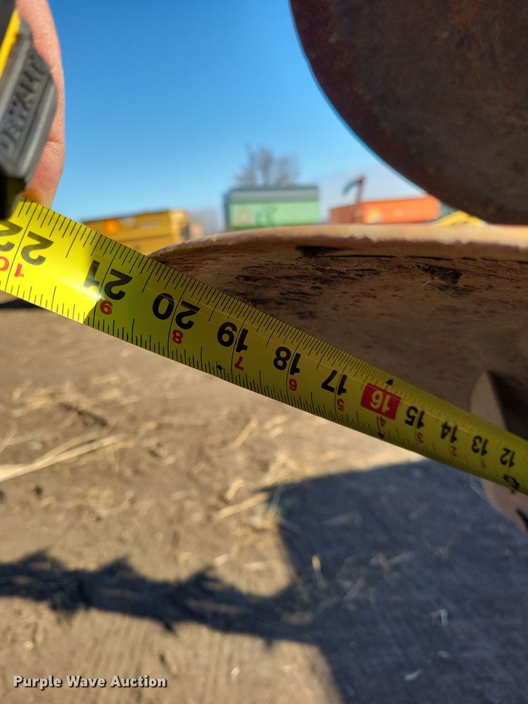 image for item DL7786 International 490  tandem disk