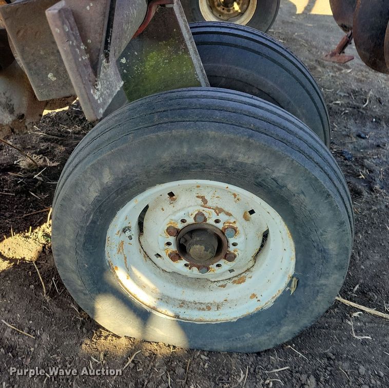 image for item DL7786 International 490  tandem disk