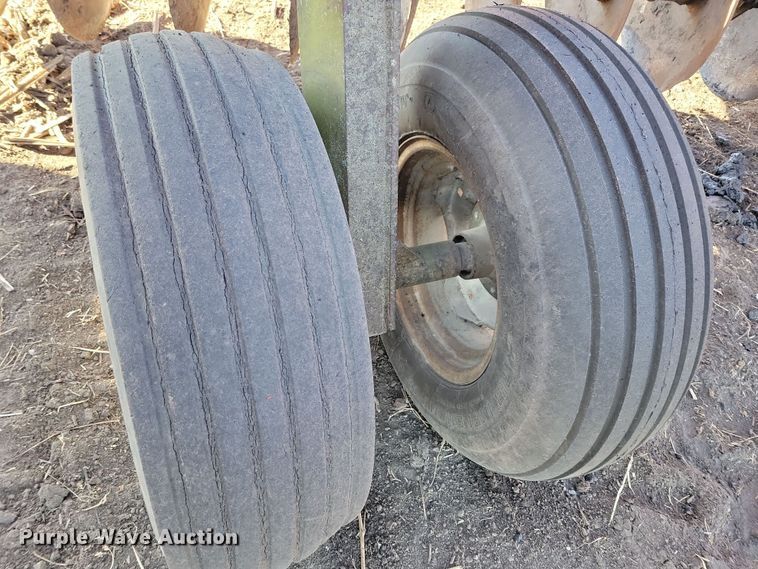 image for item DL7786 International 490  tandem disk