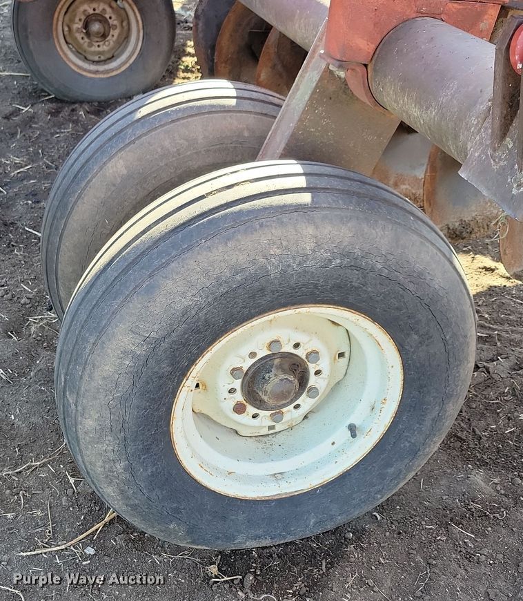 image for item DL7786 International 490  tandem disk