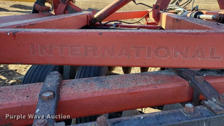 image for item DL7786 International 490  tandem disk