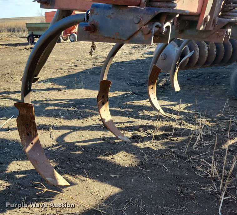 image for item DL7787 Allis Chalmers 1500  disk ripper