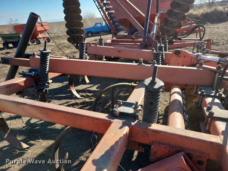 image for item DL7787 Allis Chalmers 1500  disk ripper