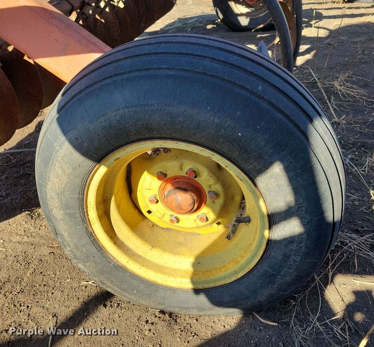 image for item DL7787 Allis Chalmers 1500  disk ripper