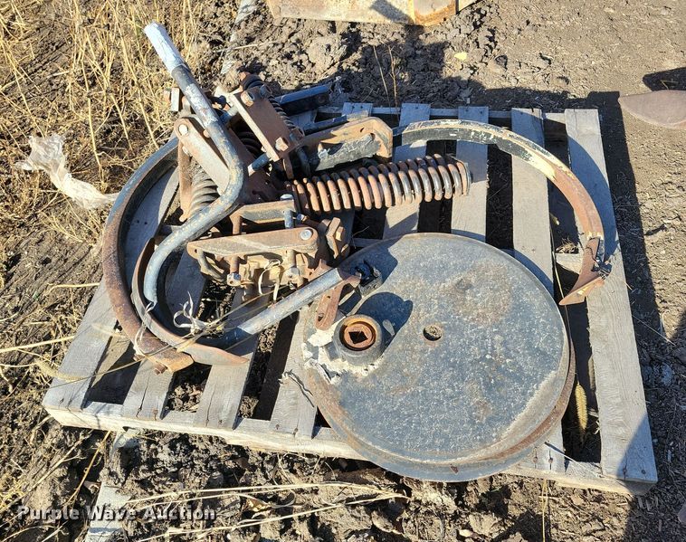 image for item DL7787 Allis Chalmers 1500  disk ripper