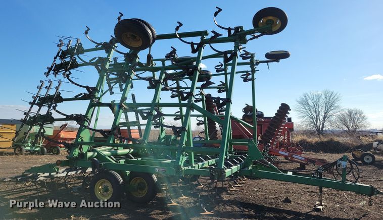 image for item DL7788 John Deere  field cultivator