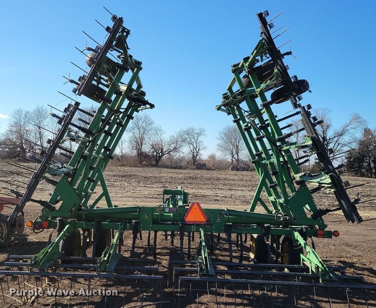 image for item DL7788 John Deere  field cultivator